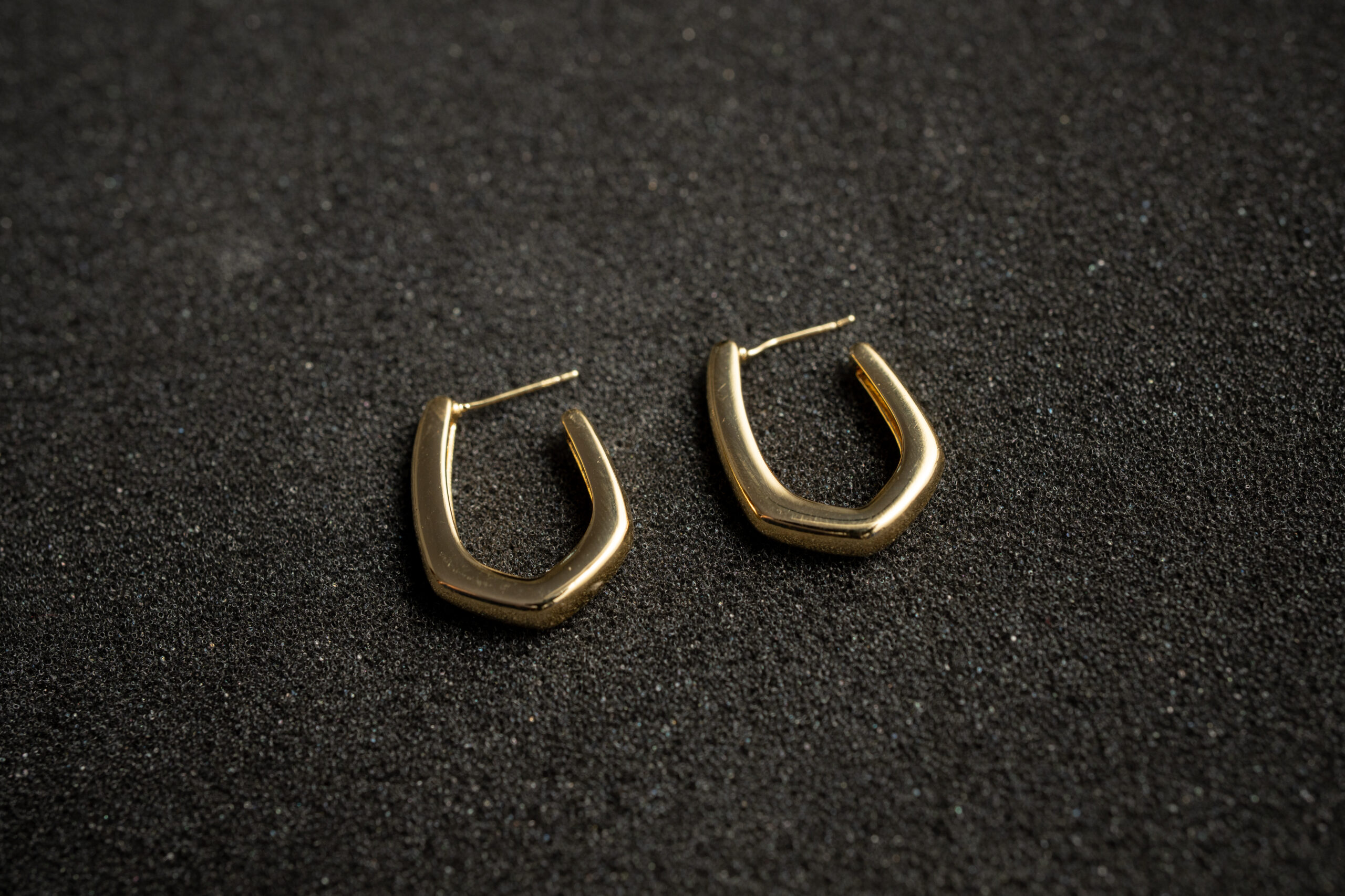 Argolinha Sextavada - Banhado em Ouro 18k