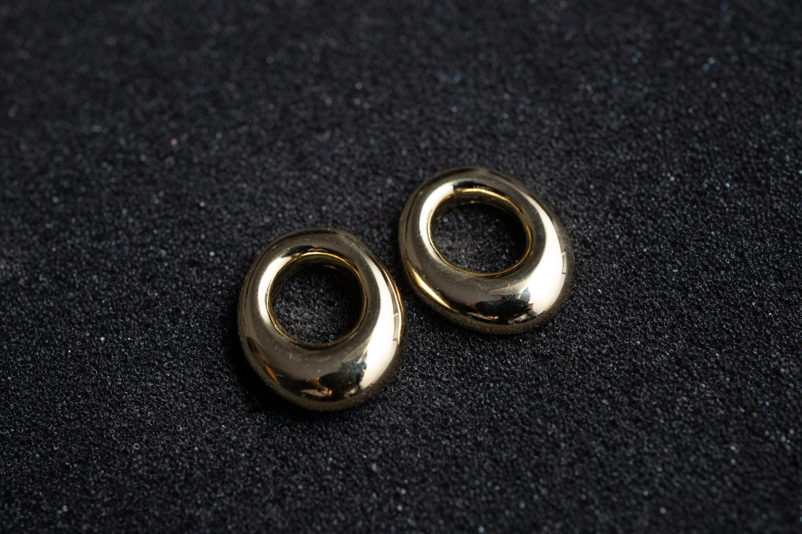Brinco Círculo Orgânico- Banhado em Ouro 18k