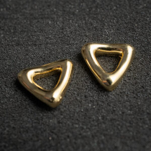 Brinco Triângulo Vasado G - Banhado em Ouro 18k