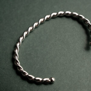 Bracelete Torcido - Banhado em Ródio