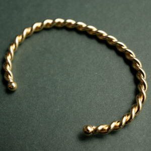 Bracelete Torcido - Banhado em Ouro 18k