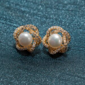 Brinco de Pérola Flor- Banhado em Ouro 18k