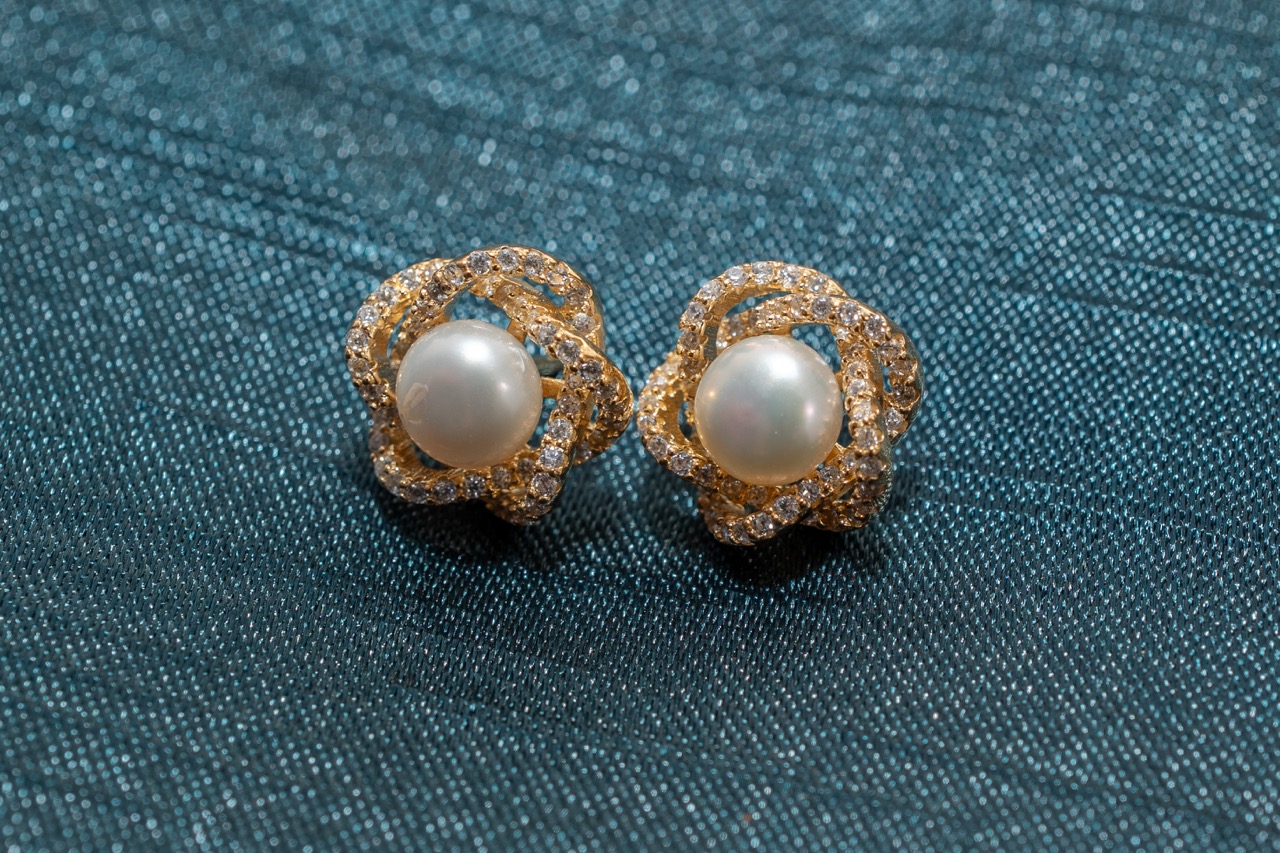Brinco de Pérola Flor- Banhado em Ouro 18k